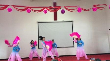 幼师成人扇子舞蹈视频,童趣盎然展风采