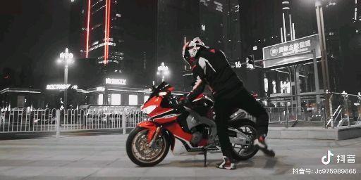 木兰摩托成人拍照视频,展现青春风采与激情四溢